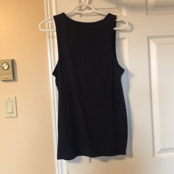 Tank tops - Picture 6 of 6